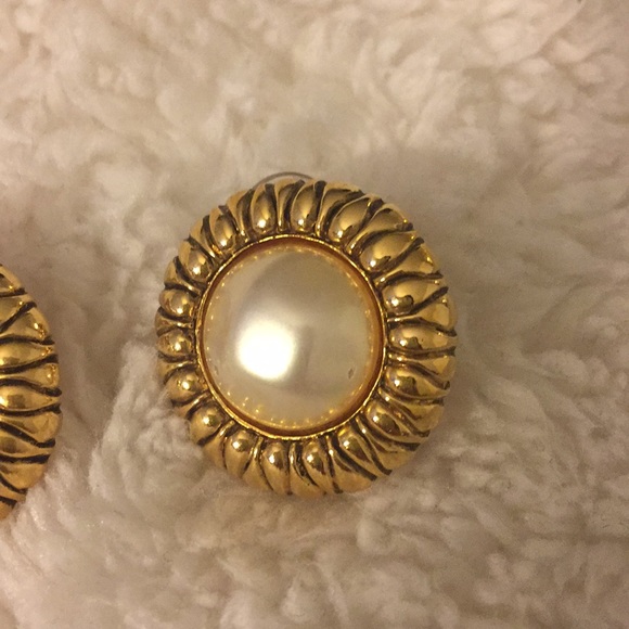 Beautiful Chanel Floral Golden Faux Pearl Earrings